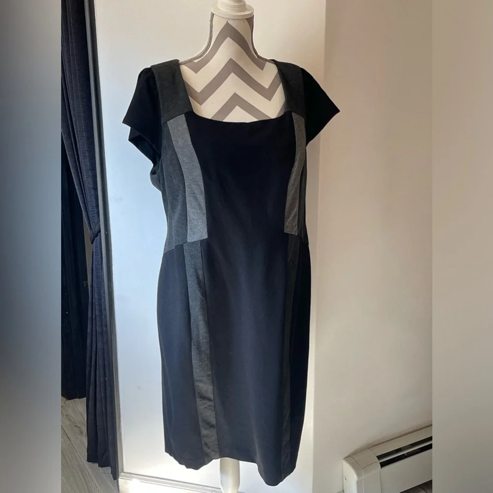 Colorblock Sheath Dress - Picture 1 of 10